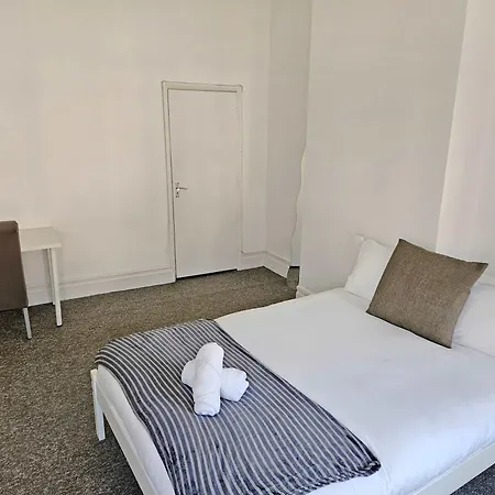Будинок відпочинку Modern 6-br With Free Parking & Wifi *