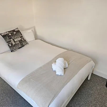 بيت للعطل Modern 6-br With Free Parking & Wifi بريستول